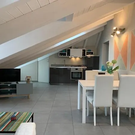 Mansarda Amore 公寓