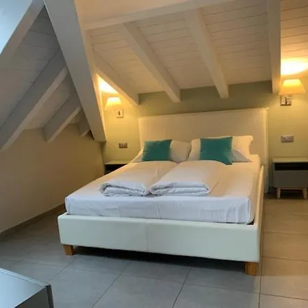 Mansarda Amore Apartment *